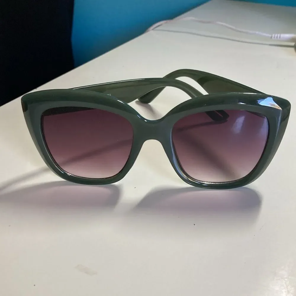 Oversized Fashion Sunglasses in Black & Green Gray Two Pair - Lyzoit
